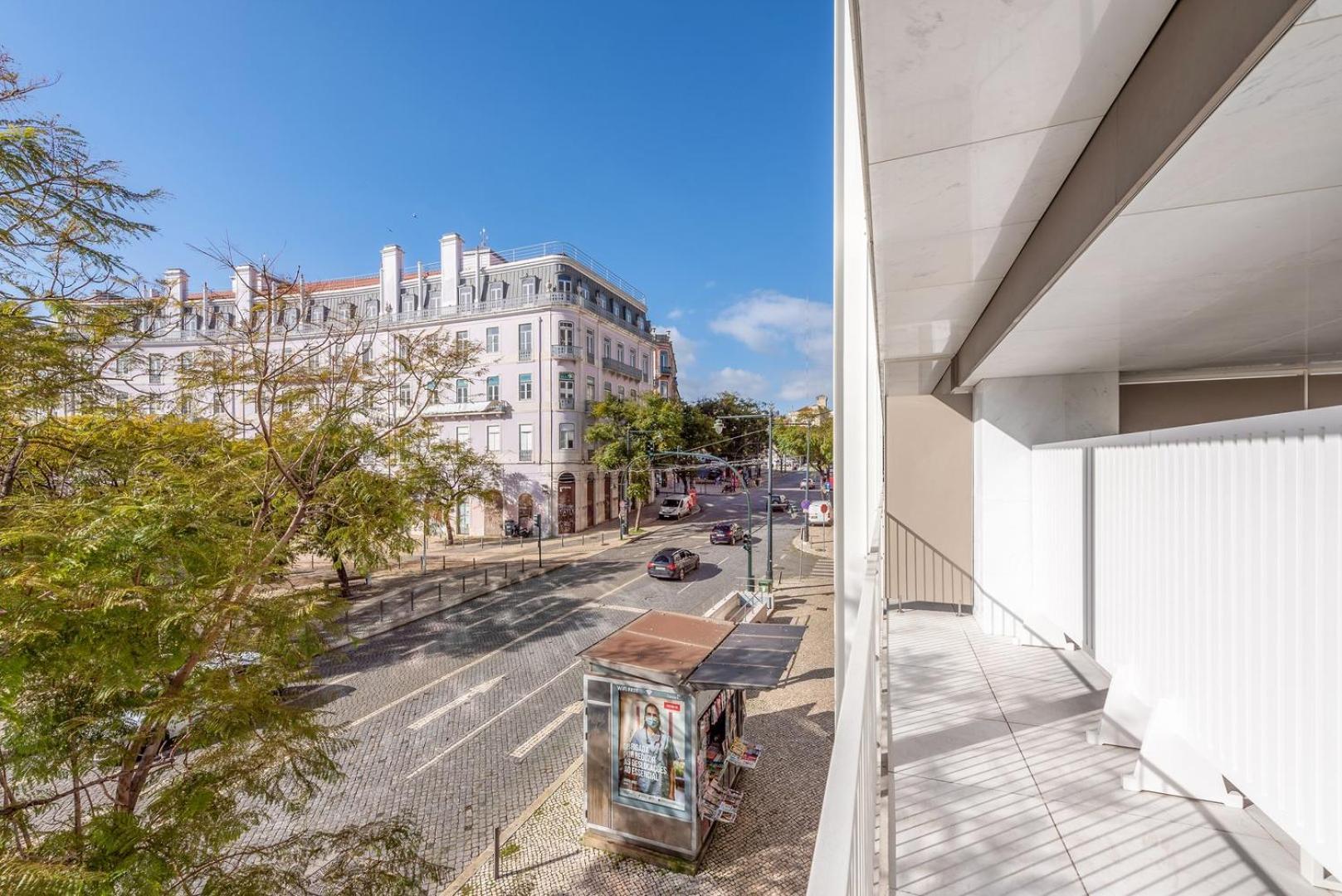Guestready - 2Br Apt Carlos I With Terrace And Gym Lägenhet Lisboa Exteriör bild